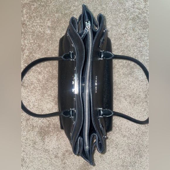 SOLD Michael Kors Addison Large Tote - Picture 8 of 13